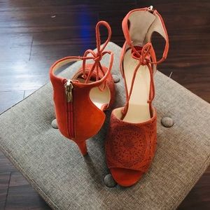 Vince Camuto Never Worn Suede Leather Heels